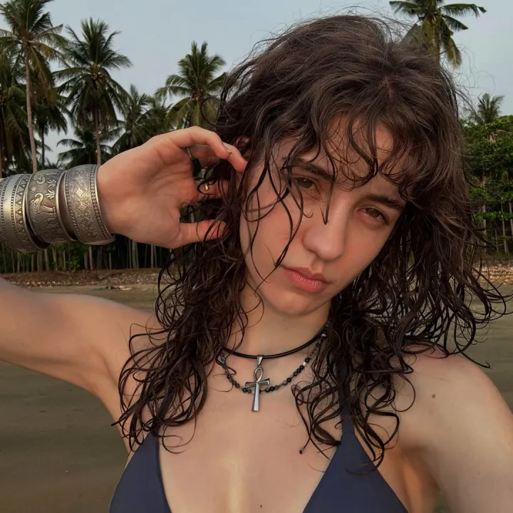 Publicación de Zoe Bonafonte en Instagram (25 abr 2026)