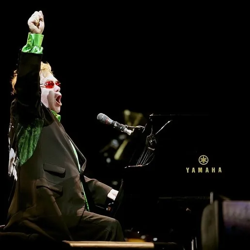 Publicación de Elton John en Instagram (2 oct 2026)