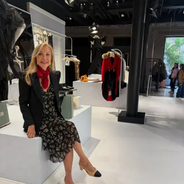 Carmen Lomana’s Instagram post (Oct 12, 2026)