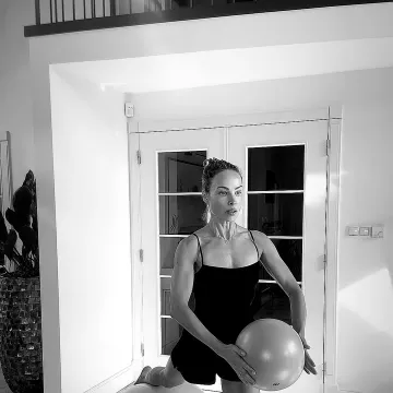 Publicación de Weronika Książkiewicz en Instagram (11 oct 2026)