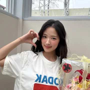 Publicación de Kim Hye-yoon en Instagram (5 mar 2026)