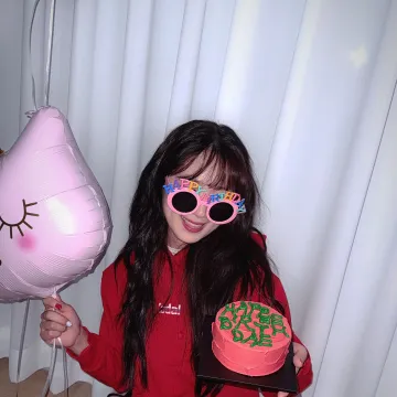 Publicación de Kim Hye-yoon en Instagram (12 nov 2025)