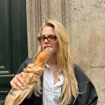 Publicación de Reneé Rapp en Instagram (16 mar 2026)