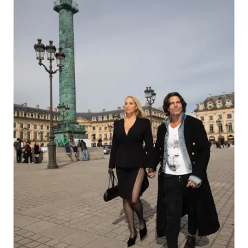 Publicación de Elizabeth Berkley en Instagram (16 oct 2025)