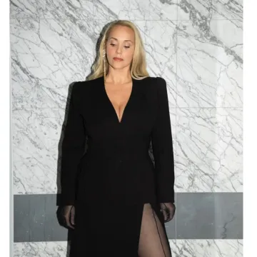 Publicación de Elizabeth Berkley en Instagram (8 oct 2025)