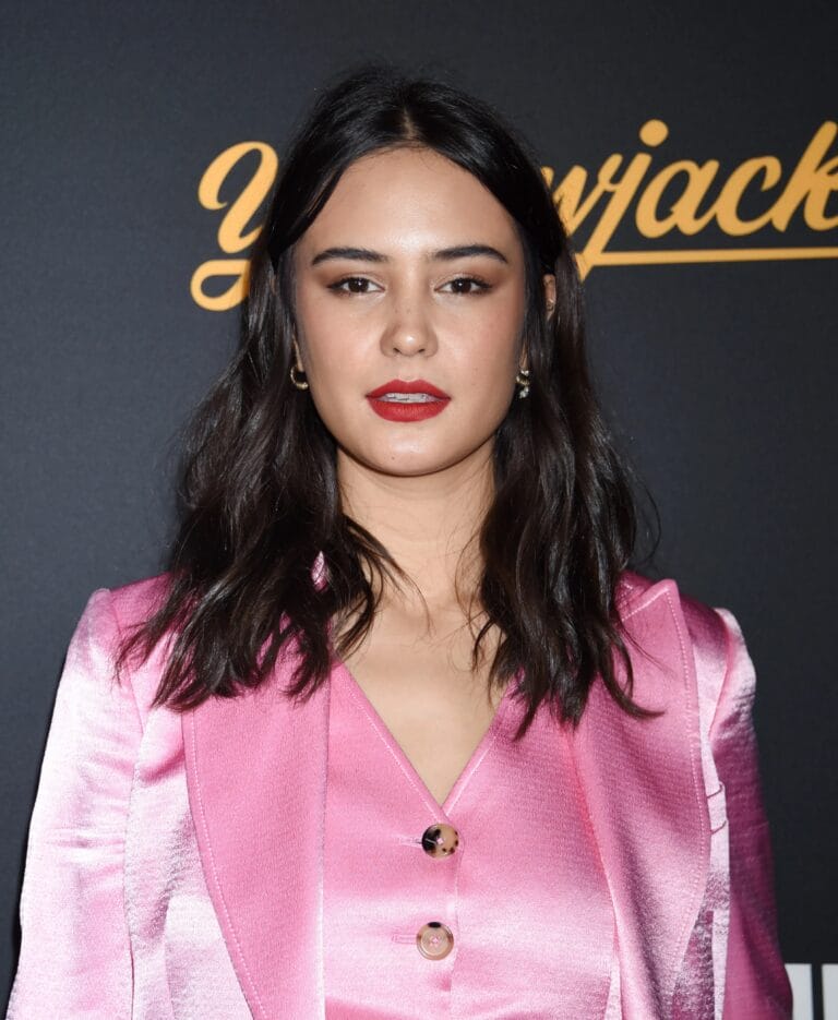 Courtney Eaton con 24-25 años