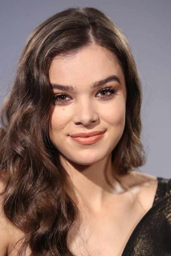 Hailee Steinfeld 23 Hailee Steinfeld
