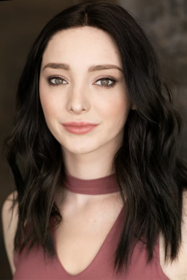 Emma Dumont 130 Emma Dumont