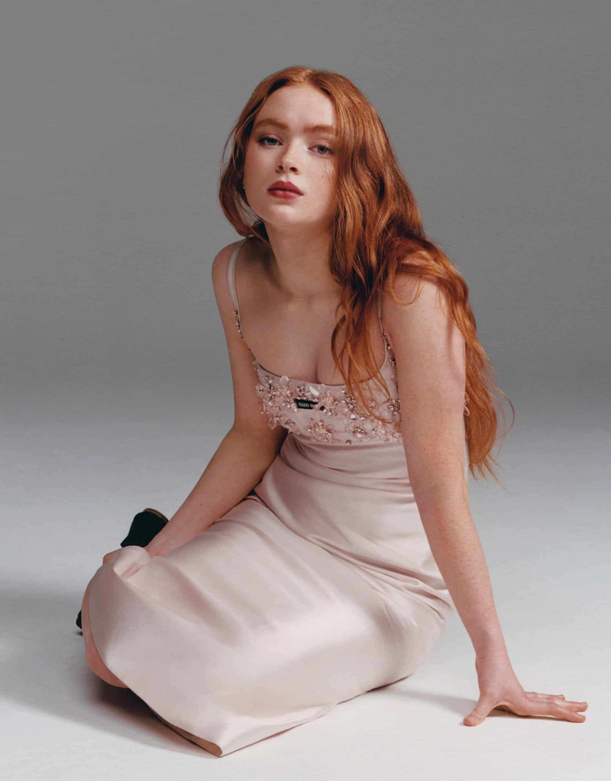 1669607812-02_sadie_sink