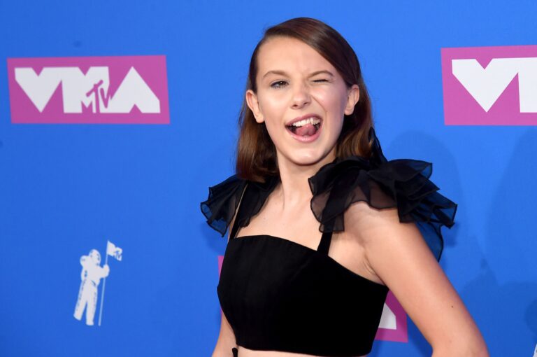 Millie Bobby Brown con 13-14 años