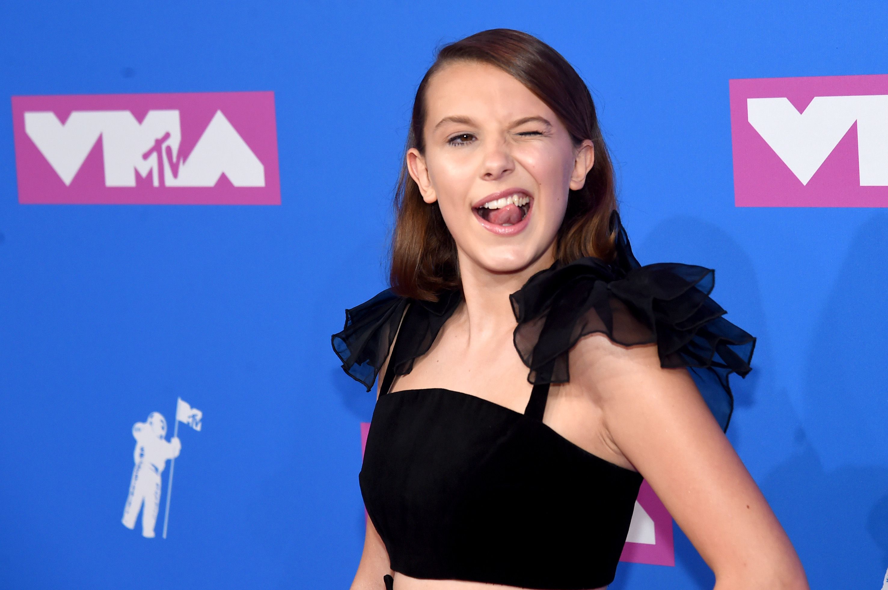 millie-bobby-brown-attends-the-2018-mtv-video-music-awards-news-photo-1020272692-1543502346
