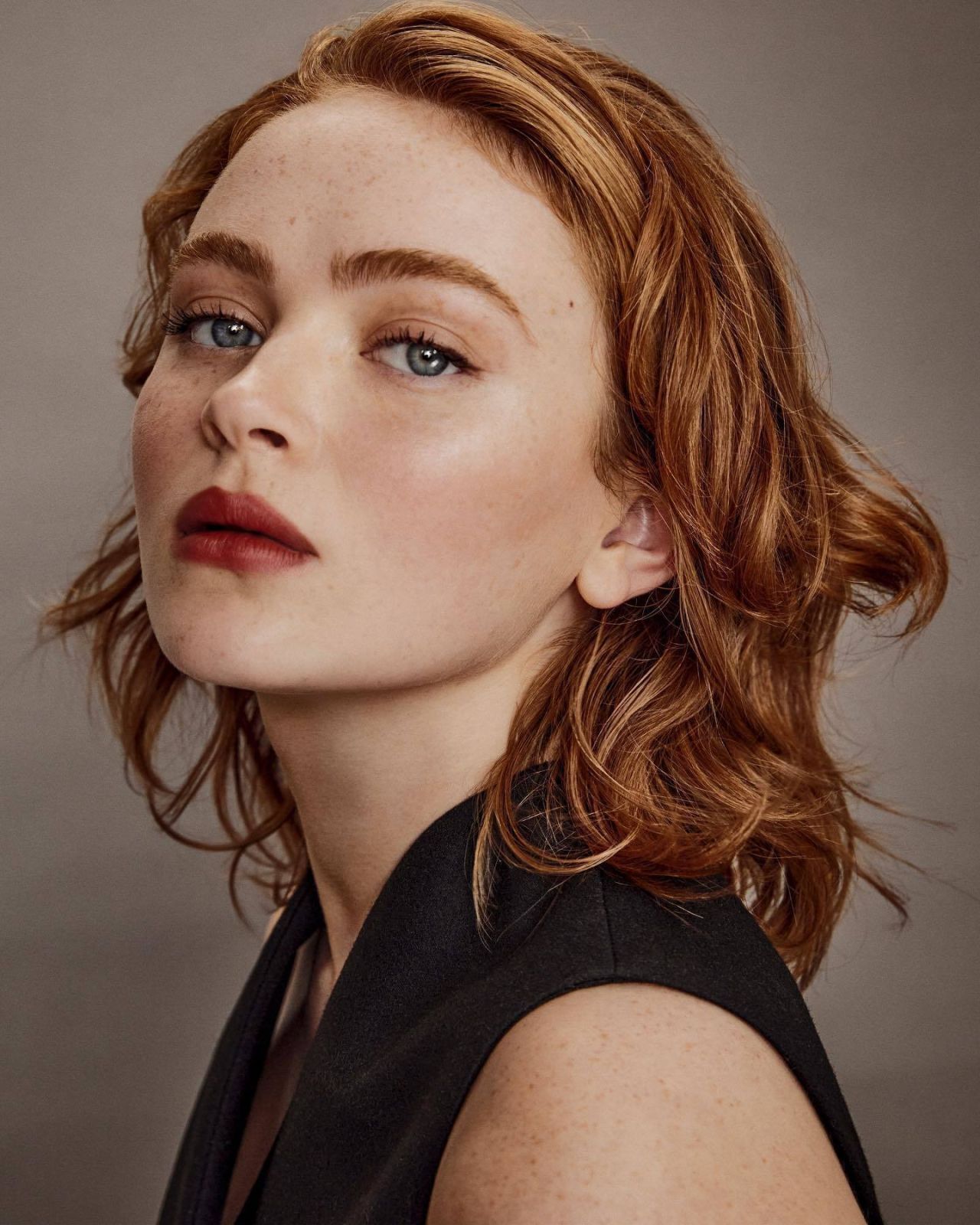sadie-sink-photo-shoot-for-armani-november-2023-1