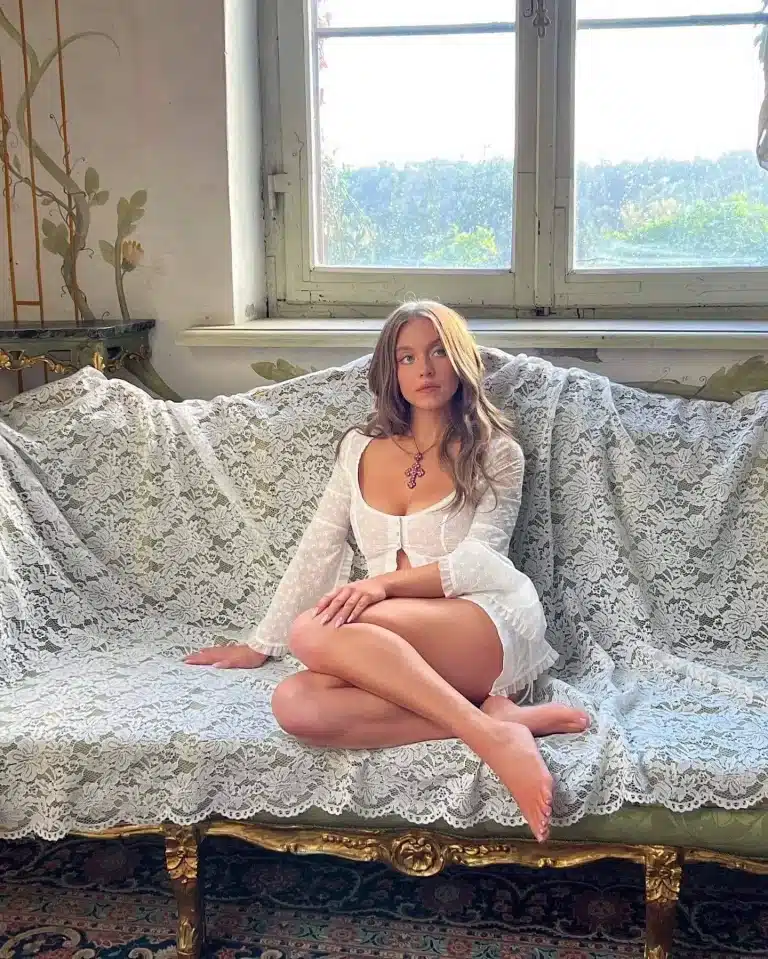 Sydney Sweeney-30455