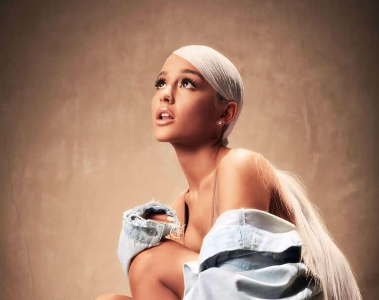 Ariana Grande-34569