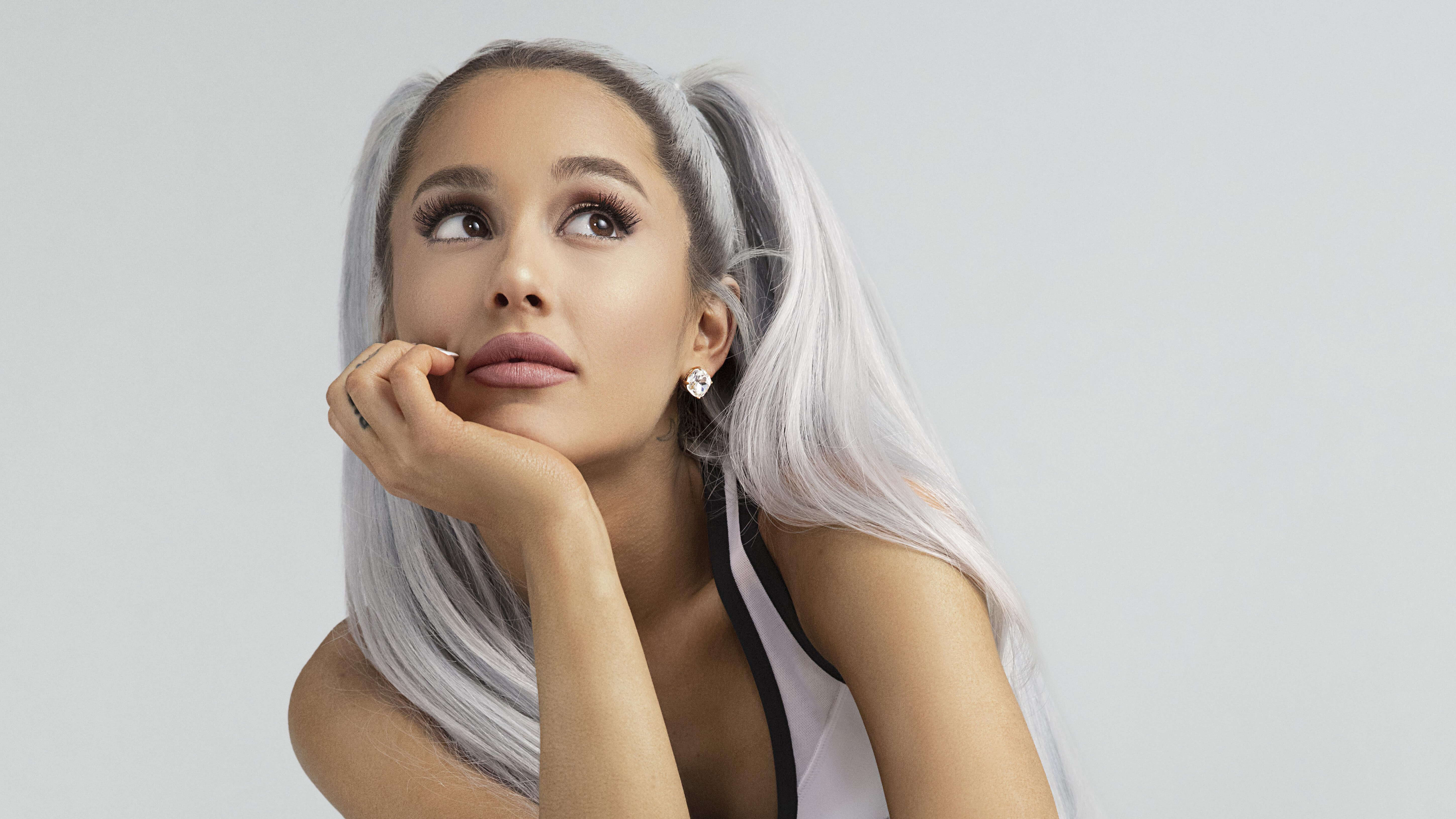 558617-5K-Ariana-Grande