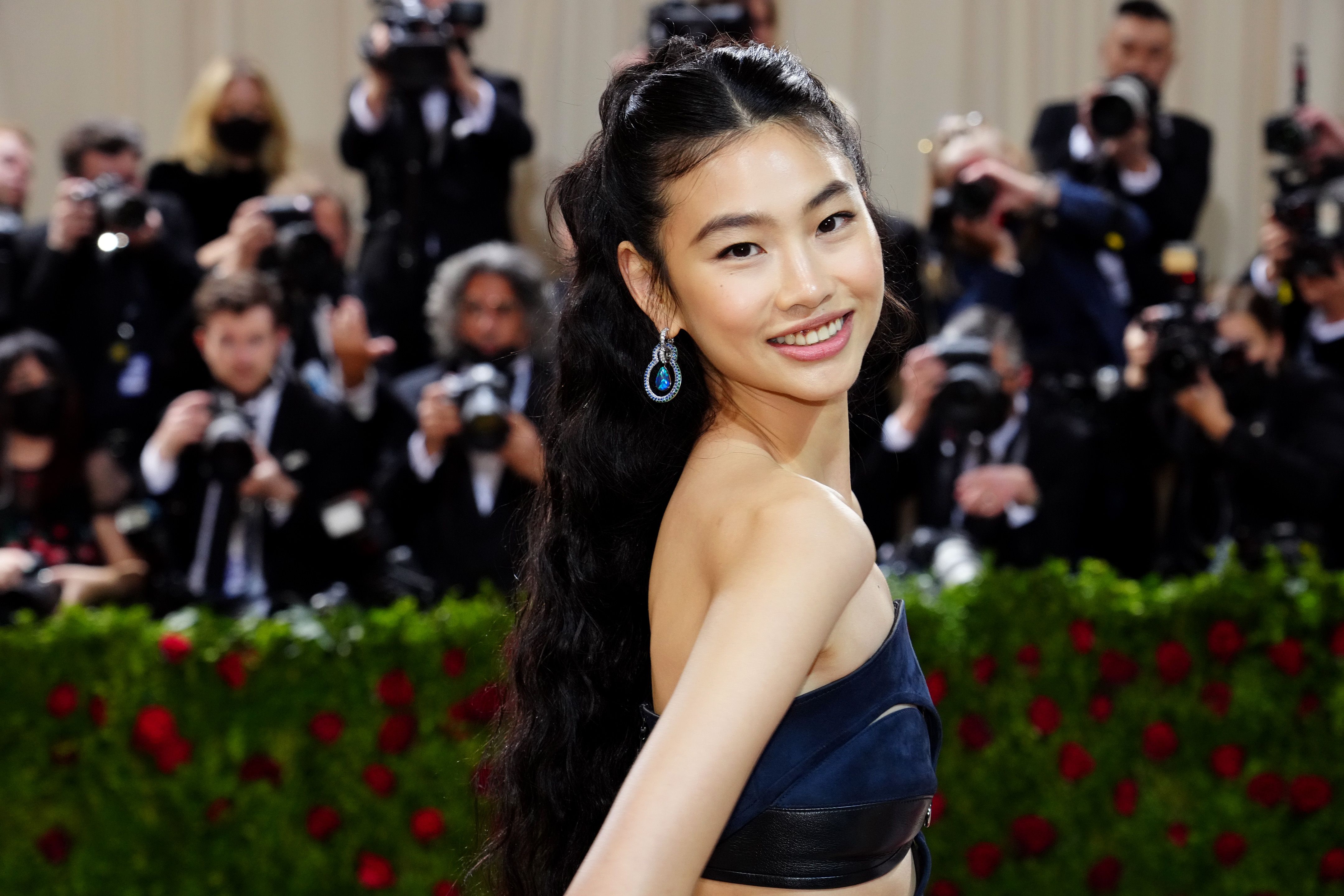 jung-ho-yeon-attends-the-2022-met-gala-celebrating-in-news-photo-1651534578