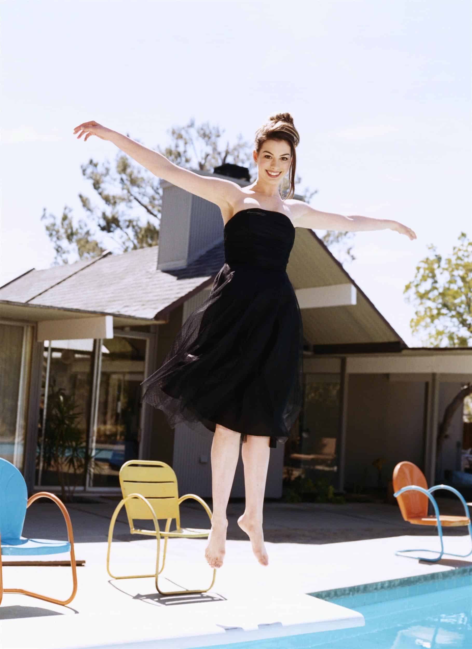 Anne-Hathaway-Feet-73684