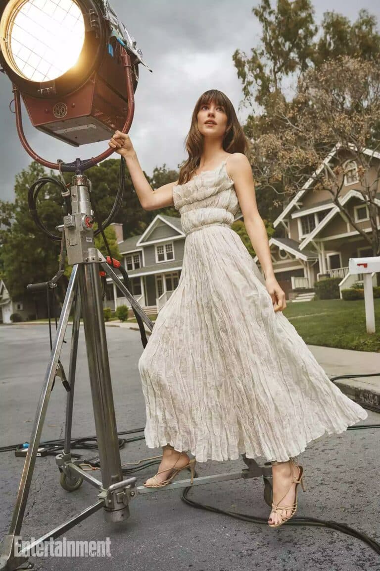 Daisy Edgar-Jones-41511