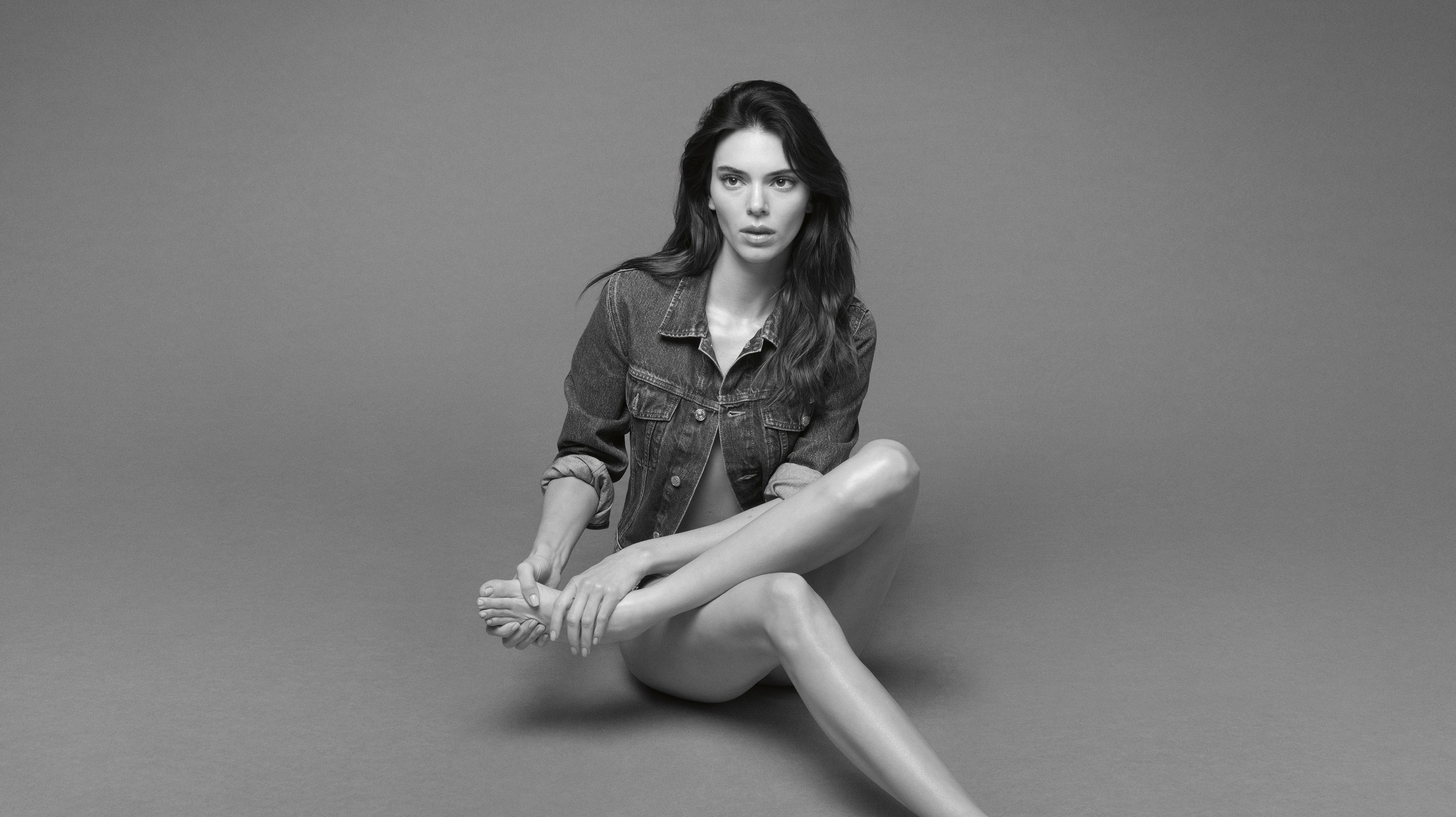 Kendall-Jenner-Feet-7086513
