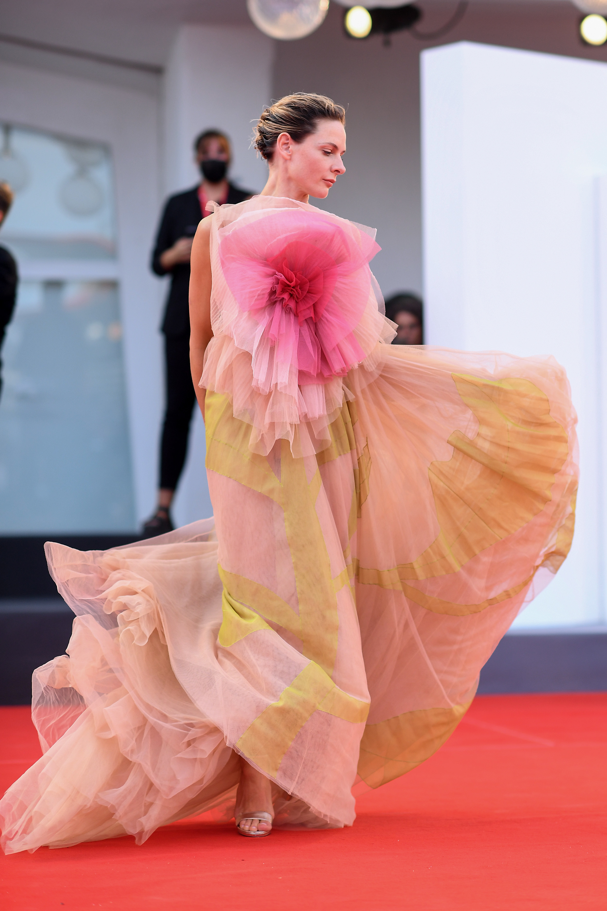 Rebecca-Ferguson2-Feet-5995978