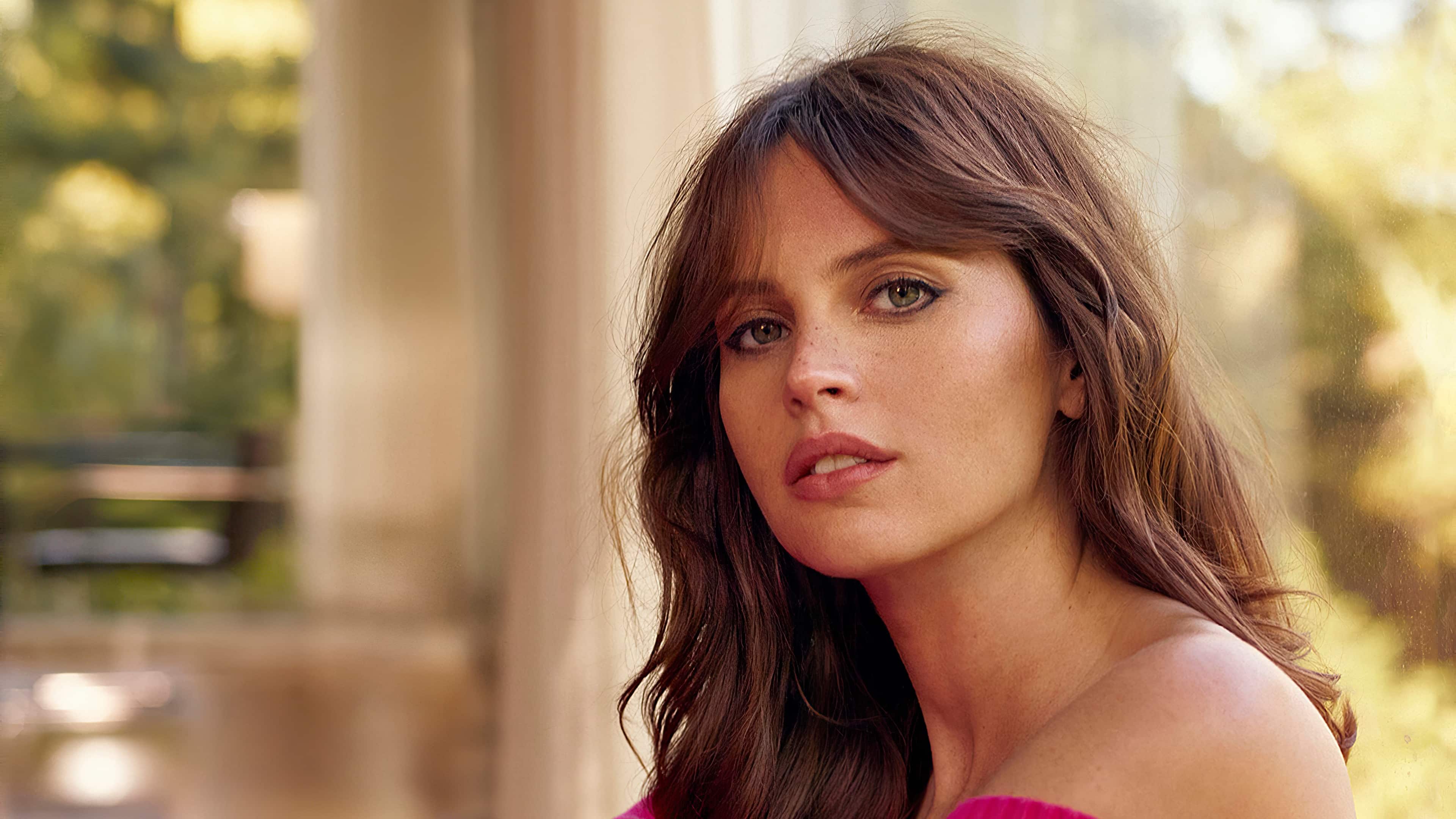 300127-Felicity-Jones-Beautiful-Brunette-4K