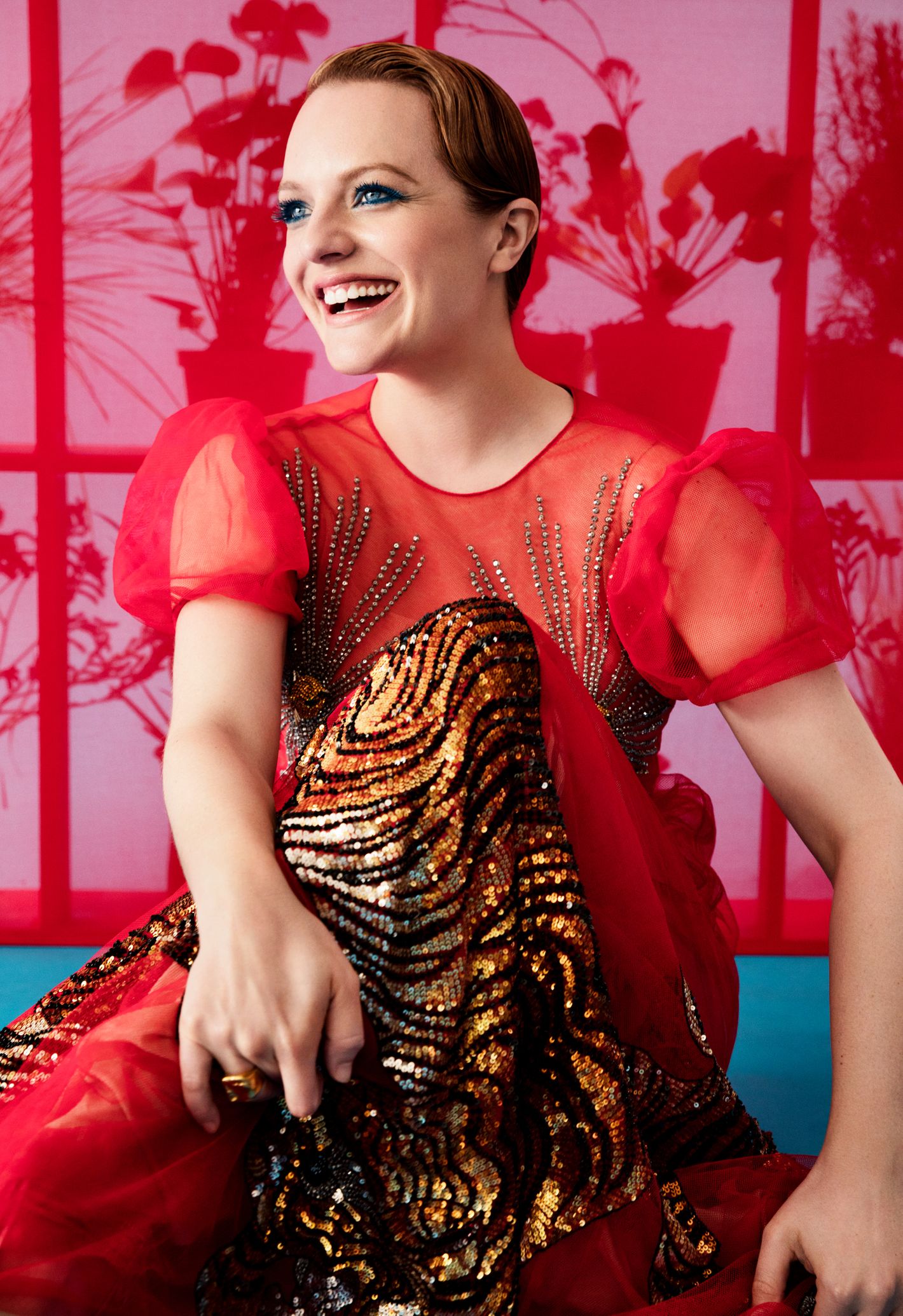 37f16e090bbc9b7ed362f57f83e274c343-20-elisabeth-moss-3.2x.w710