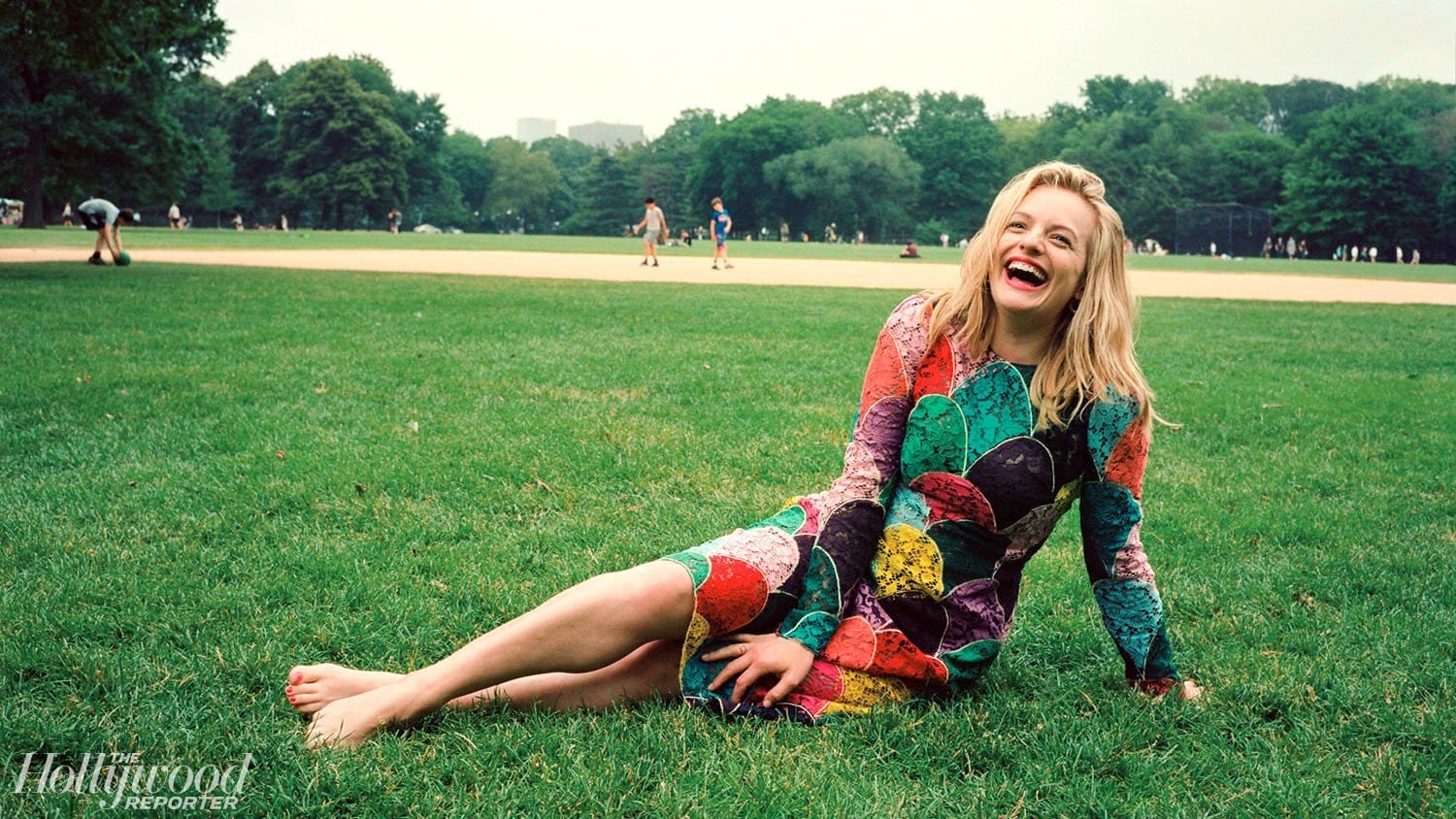 Elisabeth-Moss-Feet-2888804