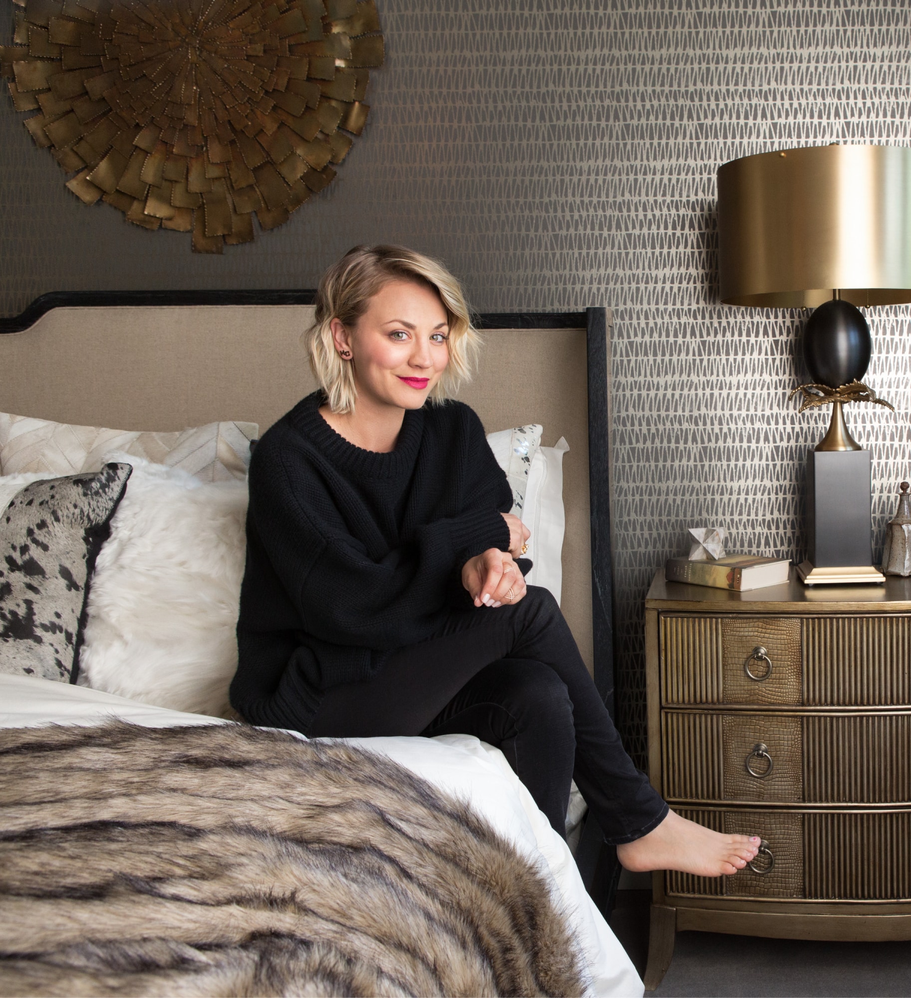 Kaley-Cuoco-Feet-2780597