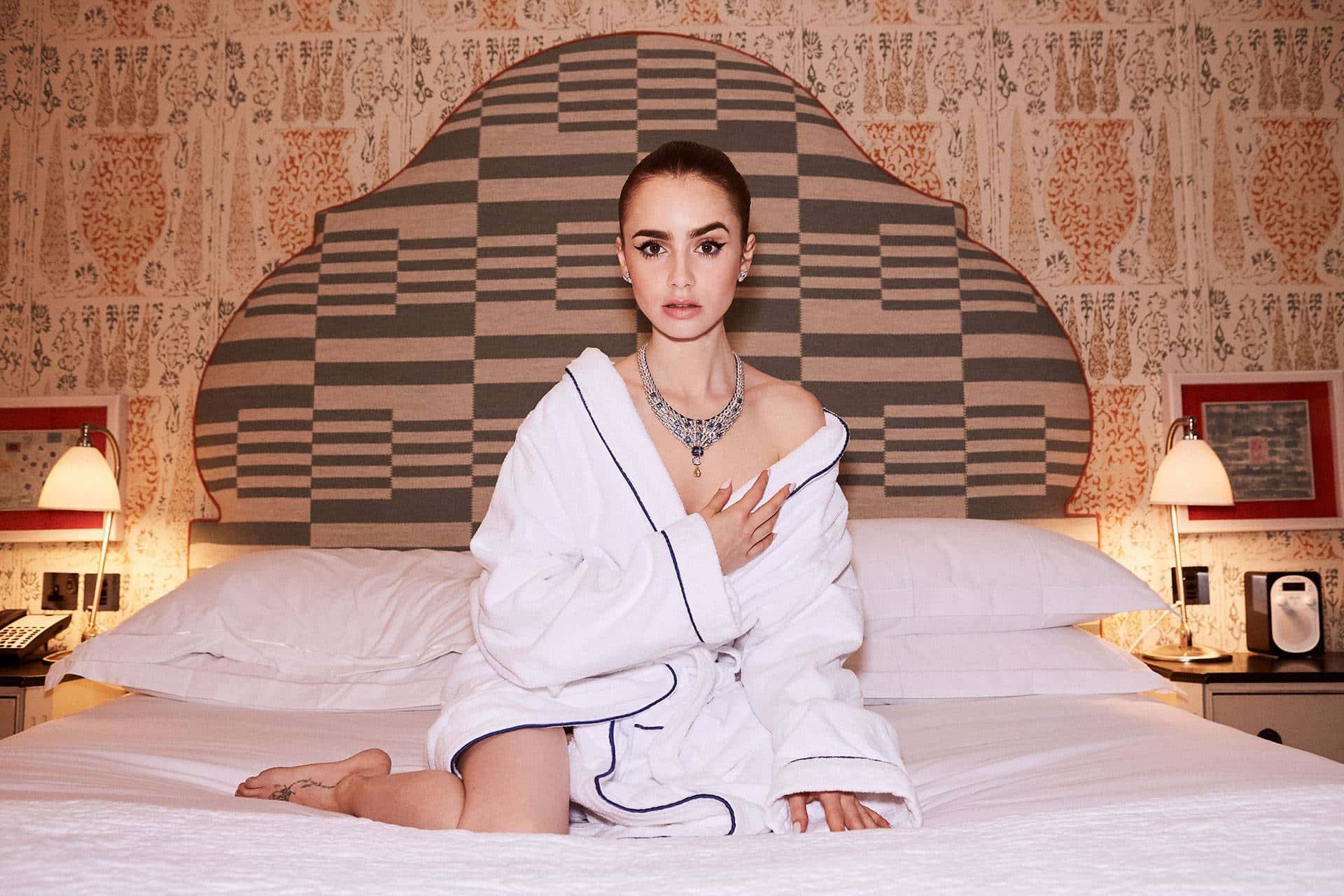 Lily-Collins-Feet-4280512