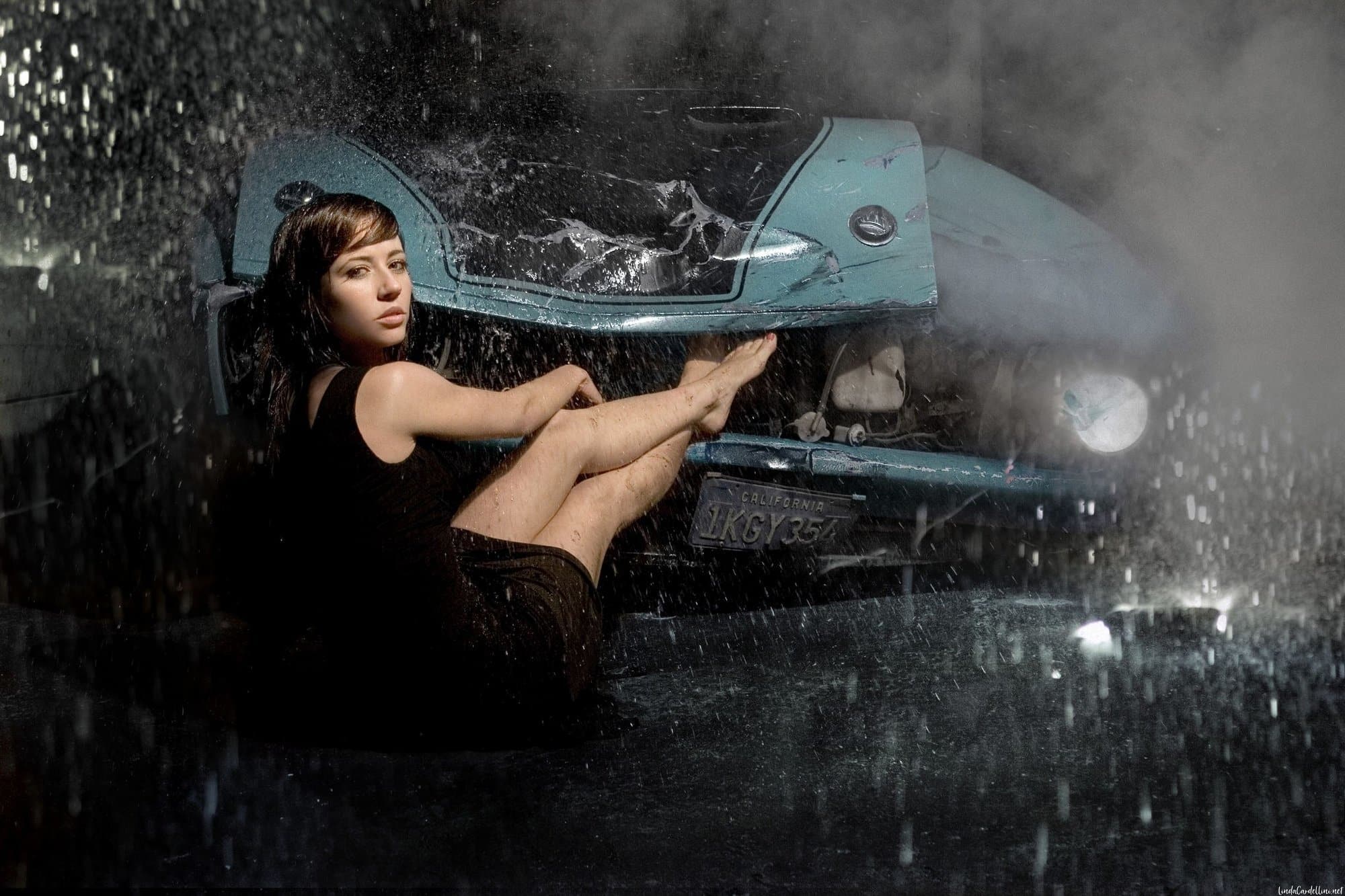 Linda-Cardellini-Feet-5448275