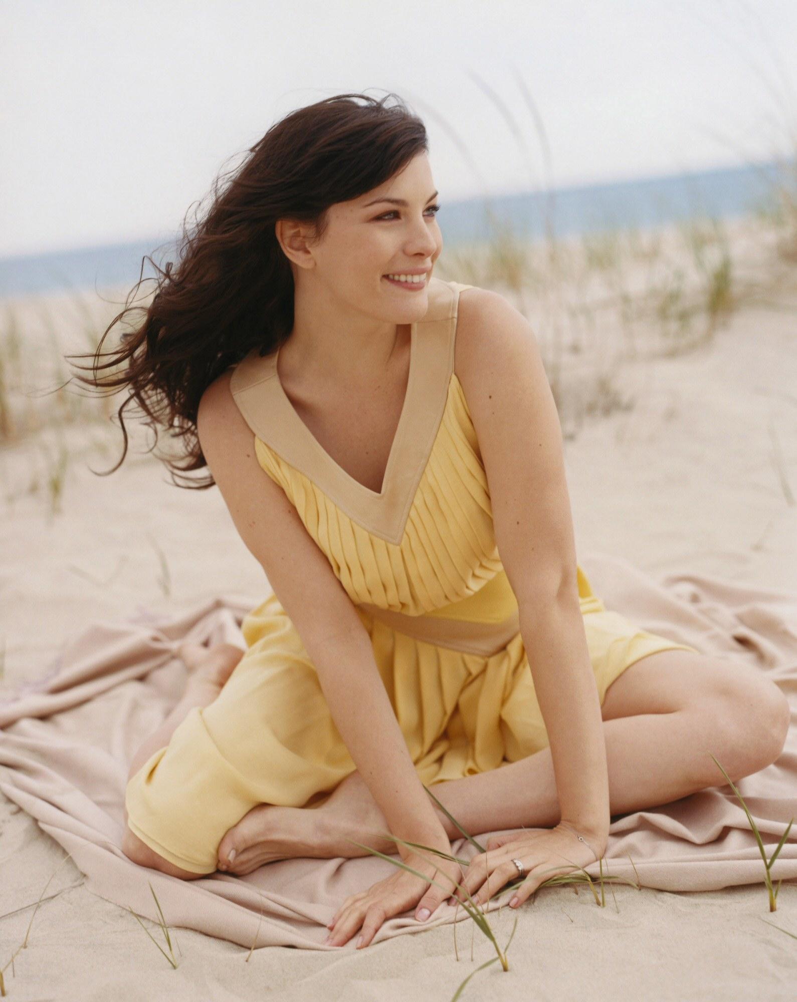 Liv-Tyler-Feet-310109