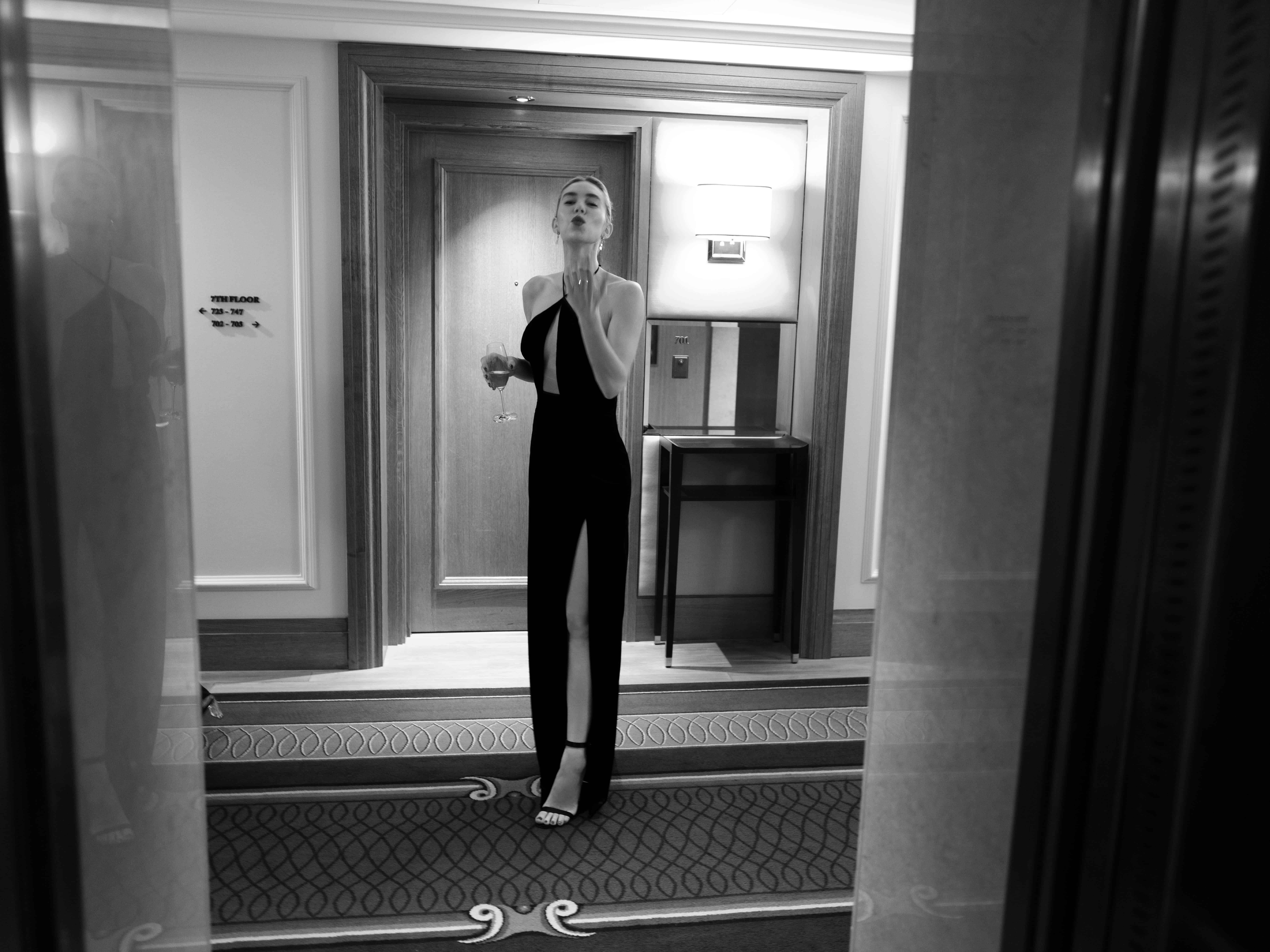 Vanessa-Kirby-Feet-5618730