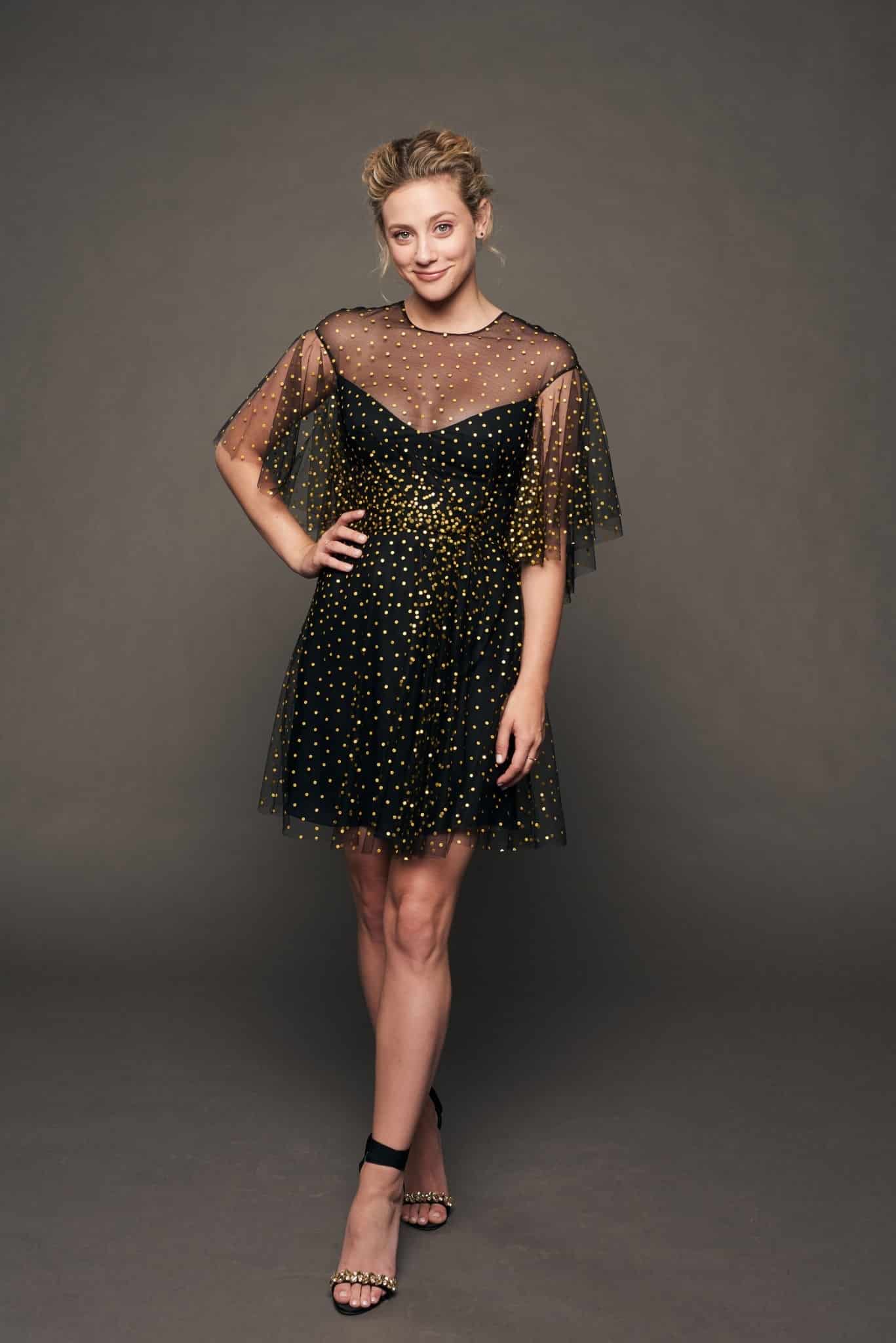 Lili-Reinhart-Feet-4486001