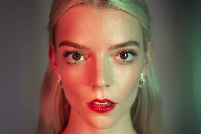 Anya Taylor-Joy: Can you help us describe this image?