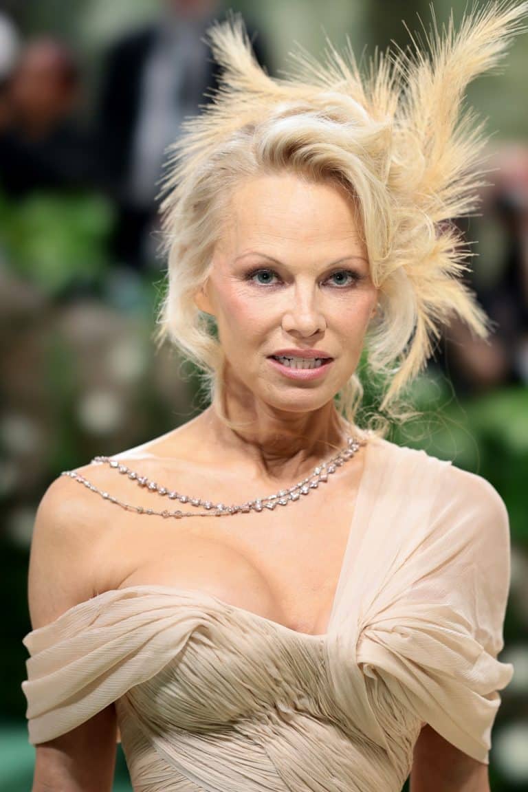 Pamela Anderson con 56-57 años