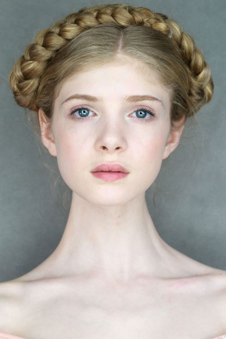 Elena Kampouris-50104