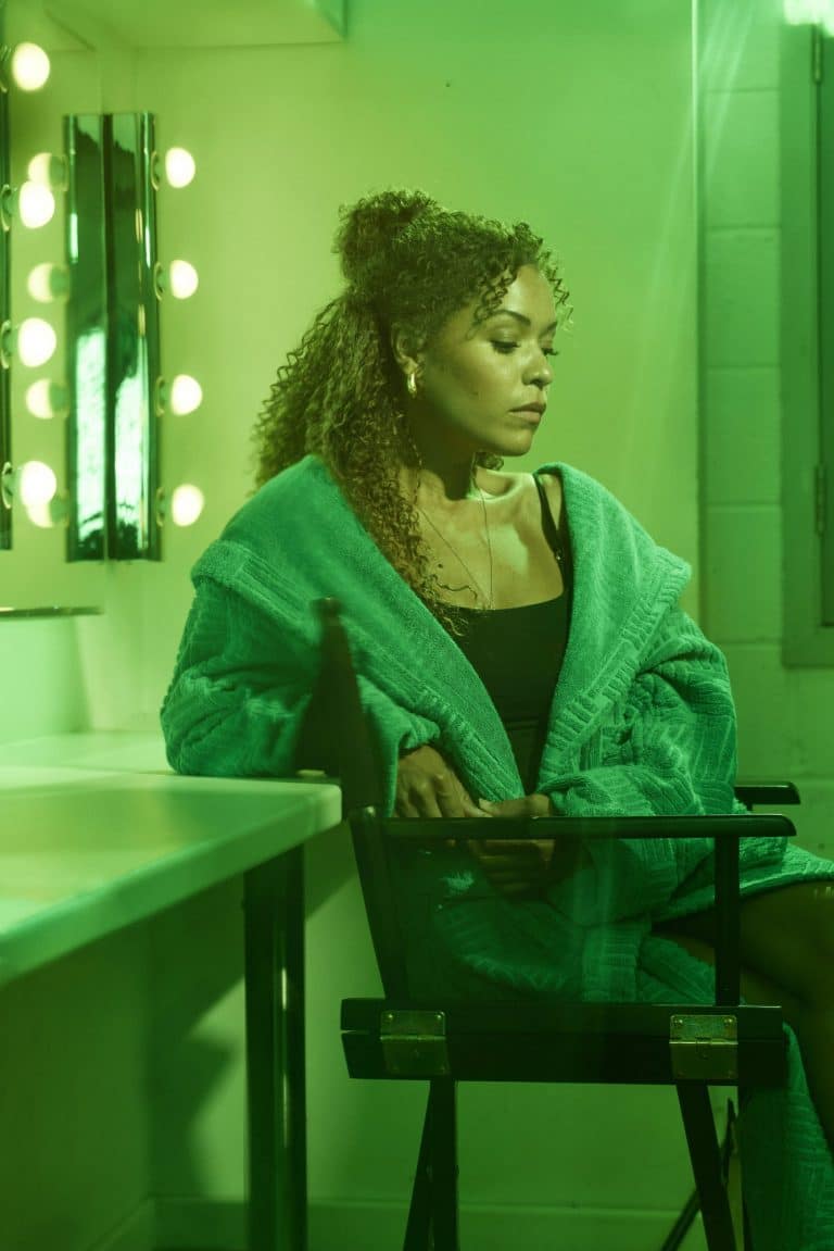 Antonia Thomas con 36-37 años