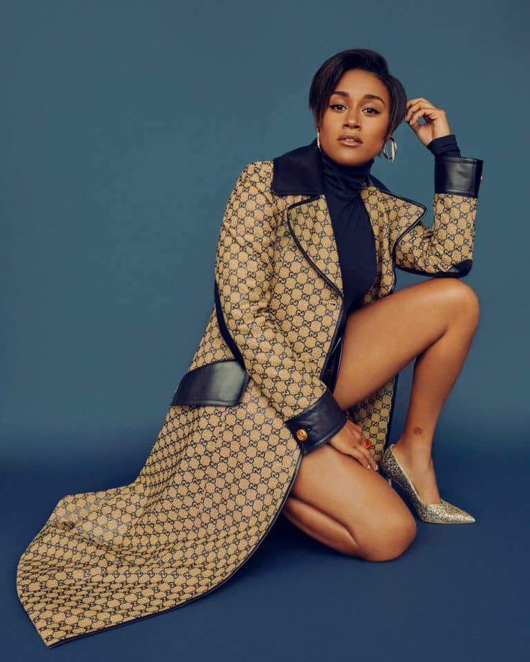 Ariana DeBose con 29-30 años