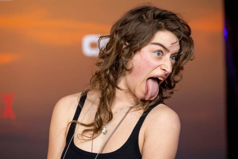 Odessa A’zion-55826