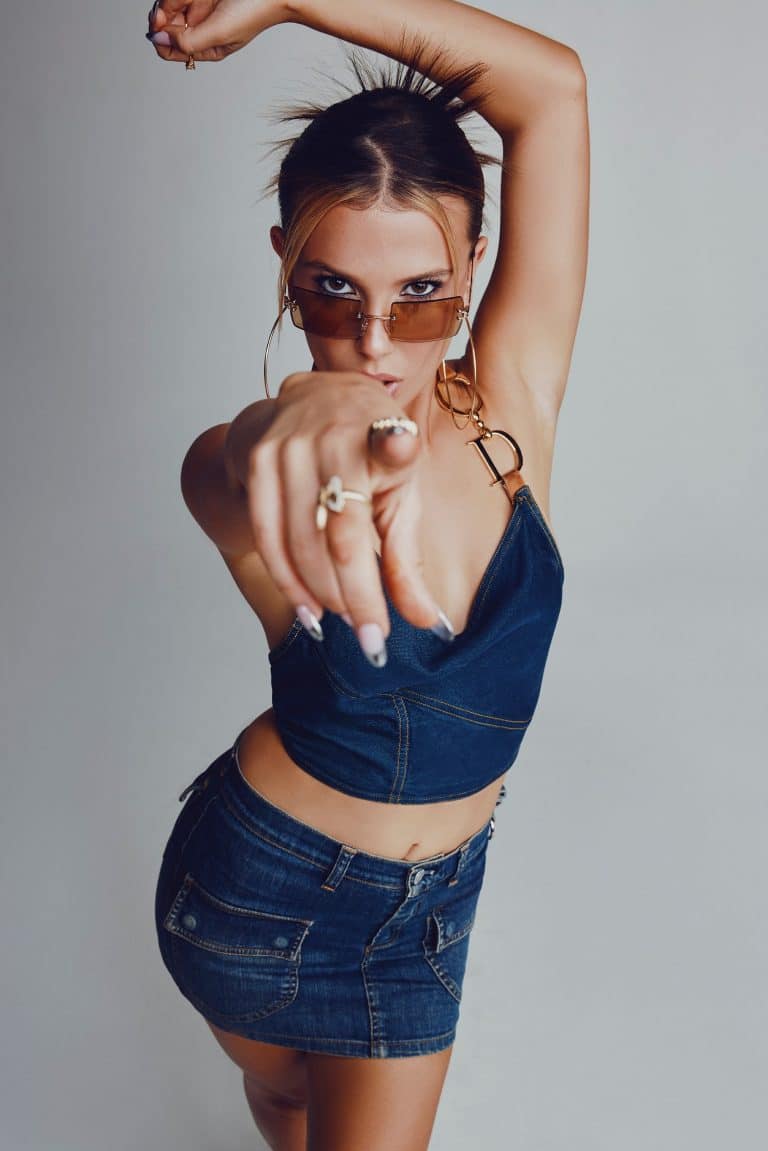 Millie Bobby Brown con 18-19 años