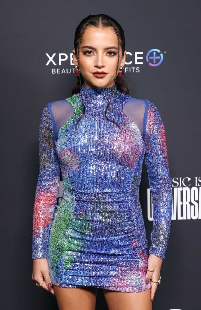 Isabela Merced con 21-22 años