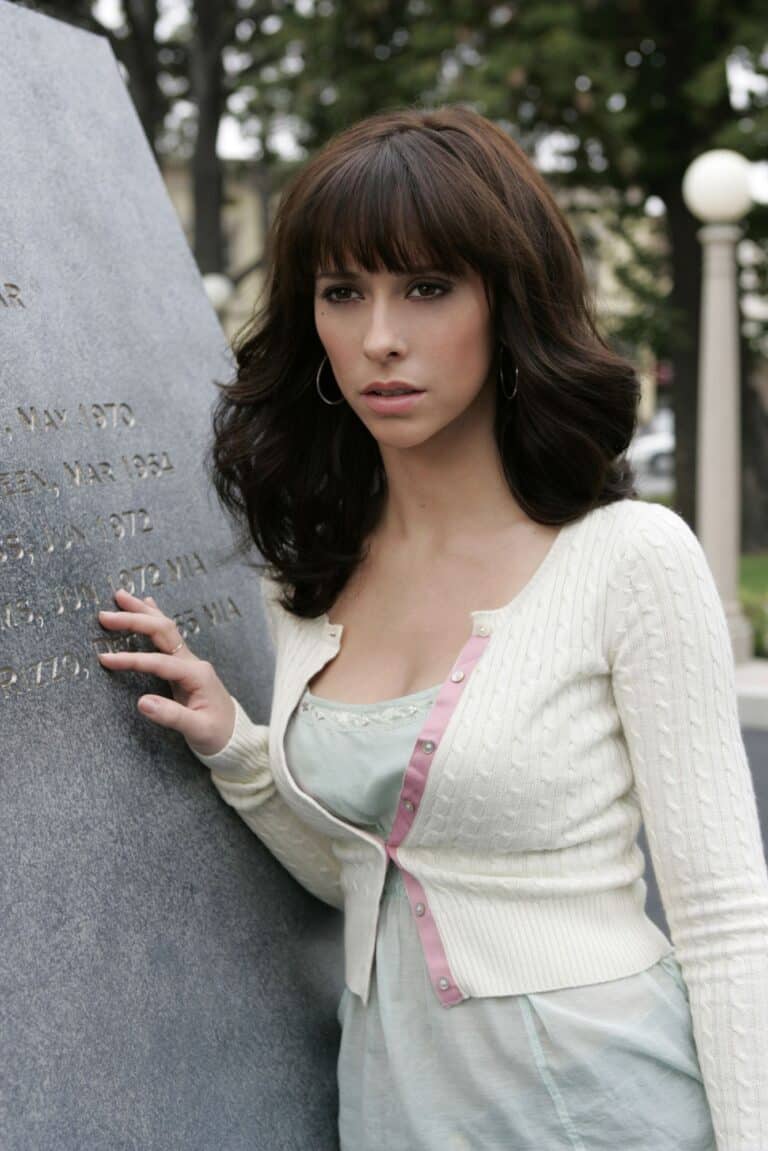 Jennifer Love Hewitt-58200
