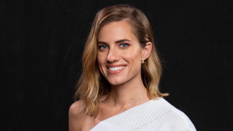 Allison Williams-59315