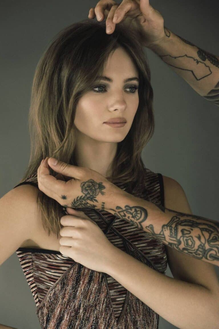 Freya Allan con 21-22 años