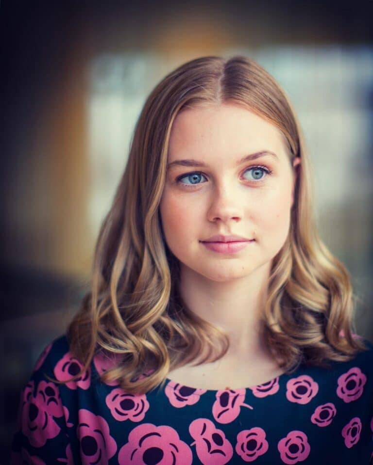 Angourie Rice con 15-16 años