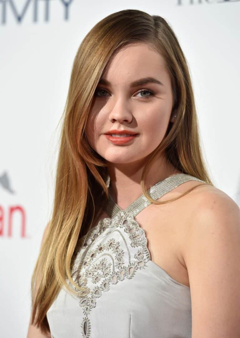 Liana Liberato con 18-19 años