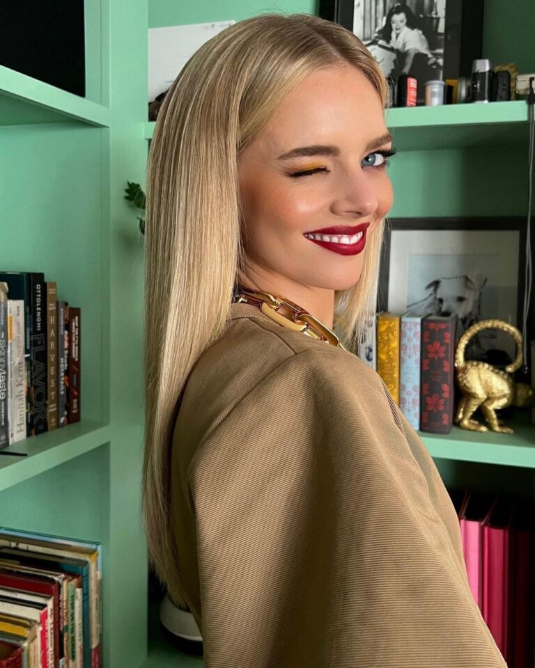 Samara Weaving-60802