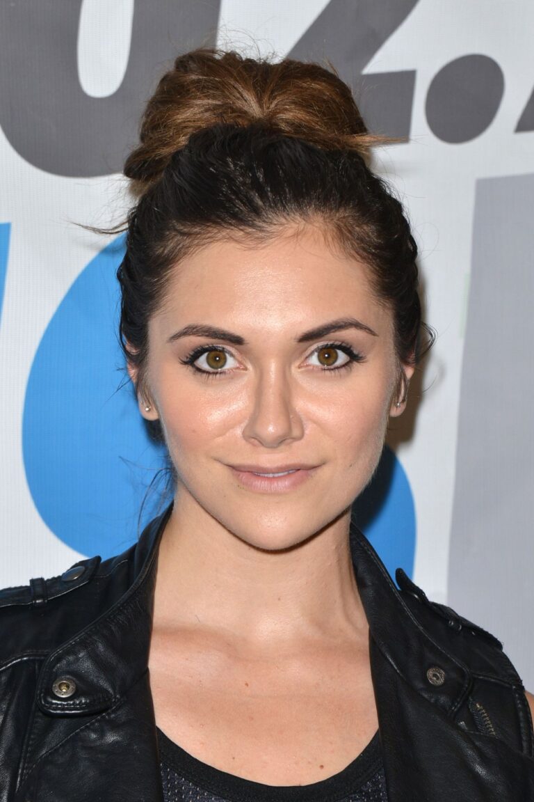 Alyson Stoner con 21-22 años