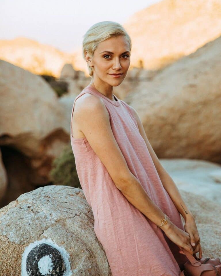 Alyson Stoner con 26-27 años