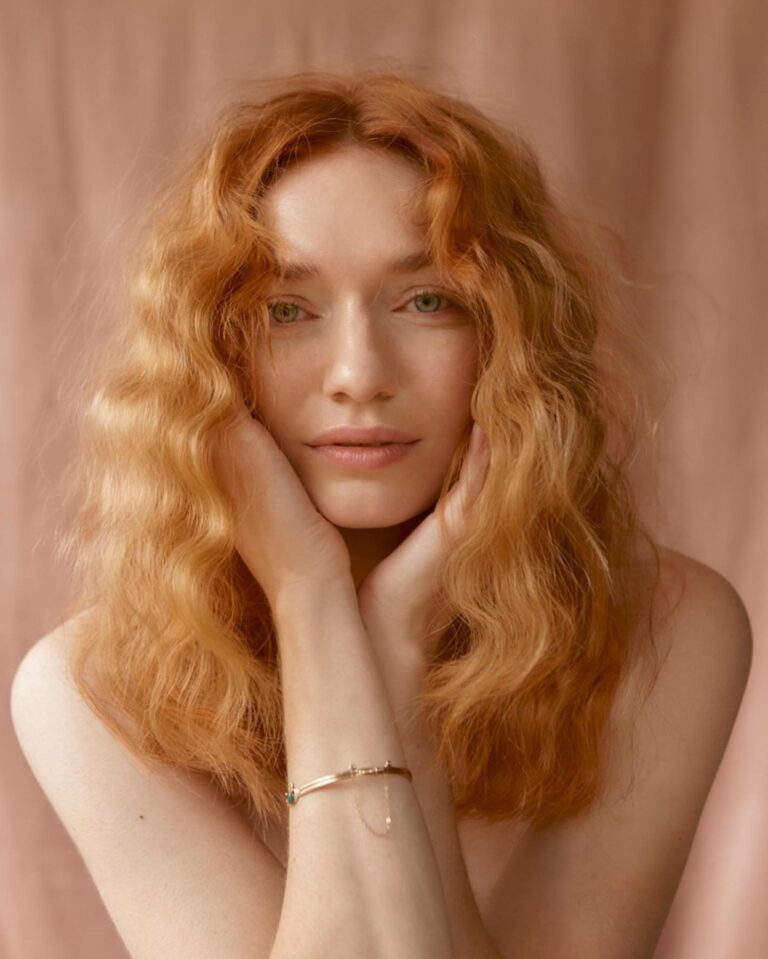 Eleanor Tomlinson-61800